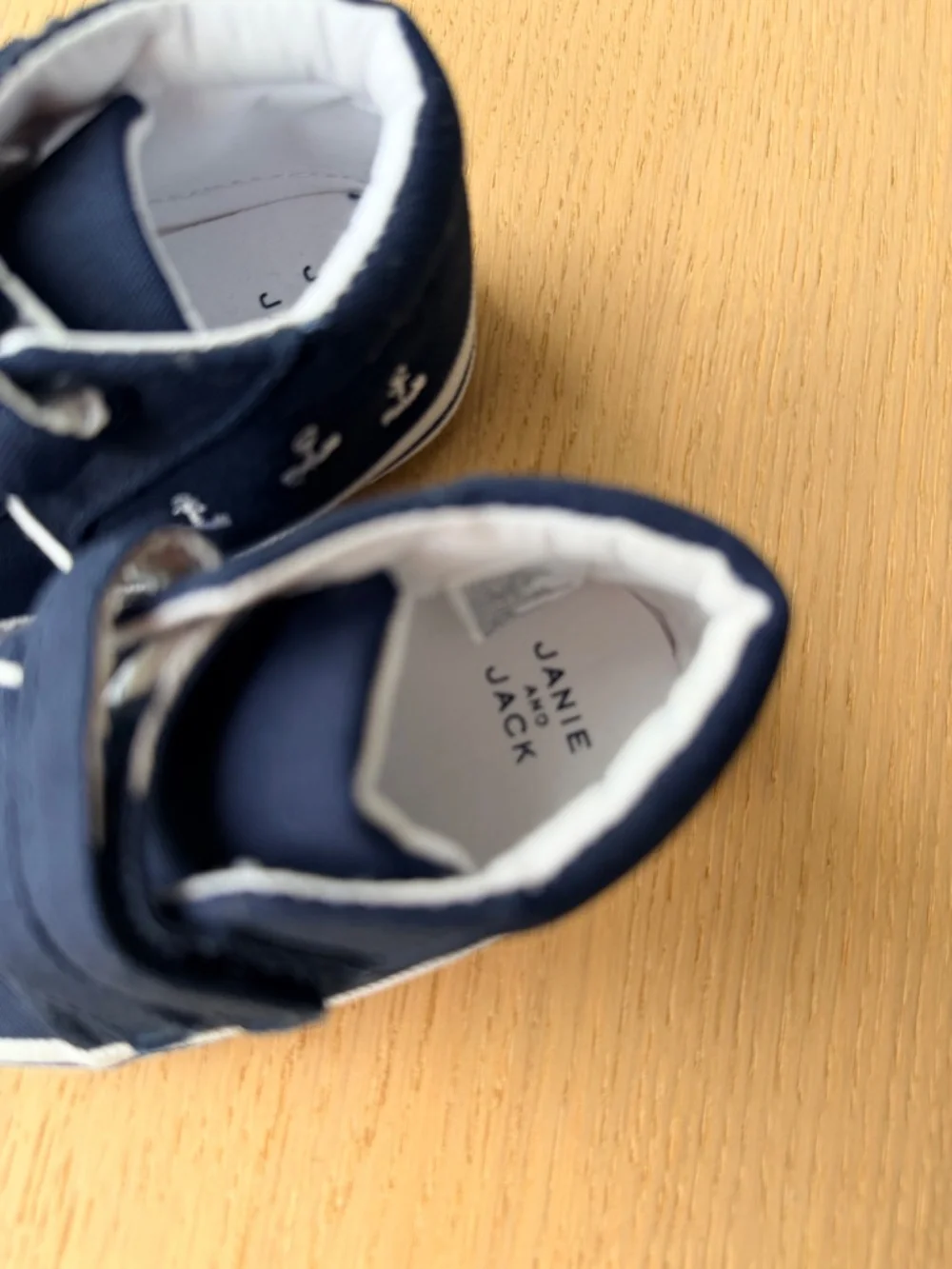Janie And Jack- Navy blue baby crib shoes 6-12 months